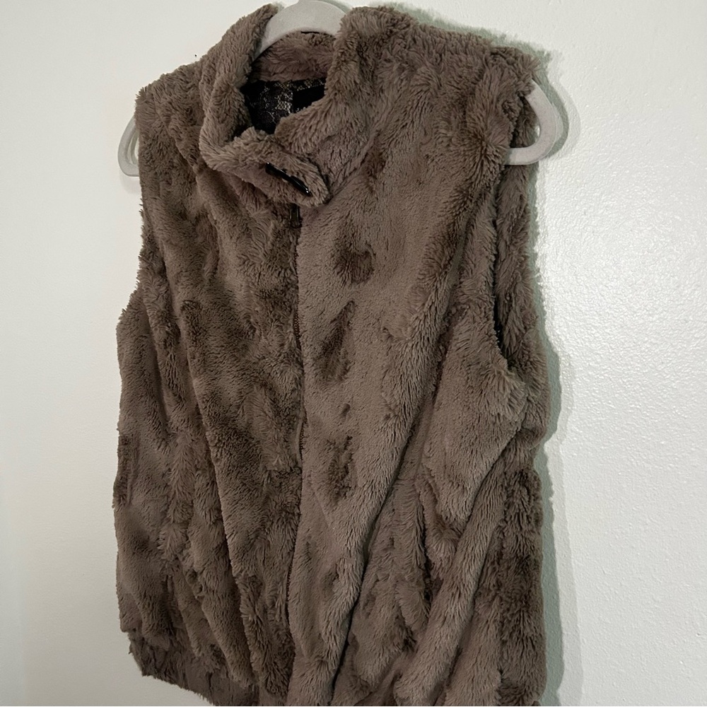 Sanctuary faux fur mock neck button detail vest - Picture 6 of 8